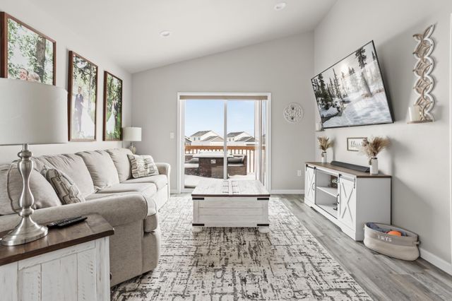 1011 Barnes Drive W, West Fargo, ND 58078