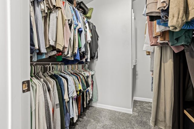 1011 Barnes Drive W, West Fargo, ND 58078