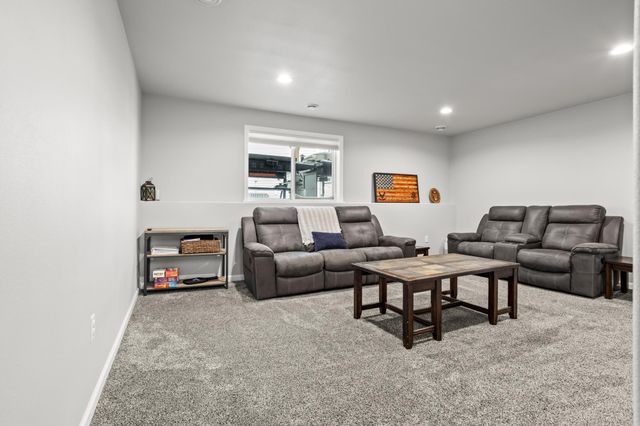 1011 Barnes Drive W, West Fargo, ND 58078