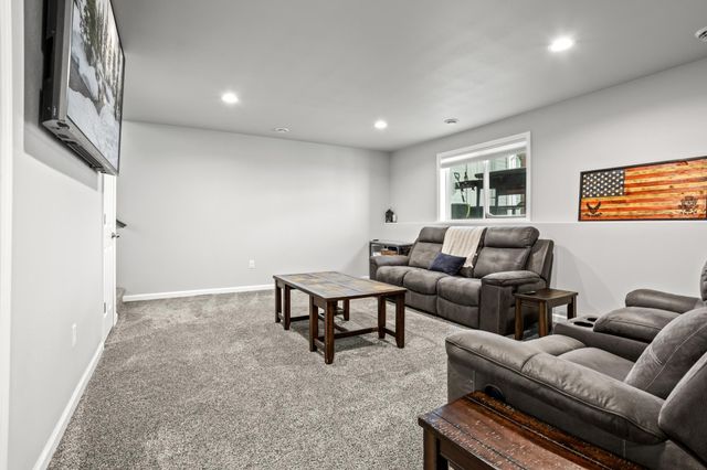 1011 Barnes Drive W, West Fargo, ND 58078