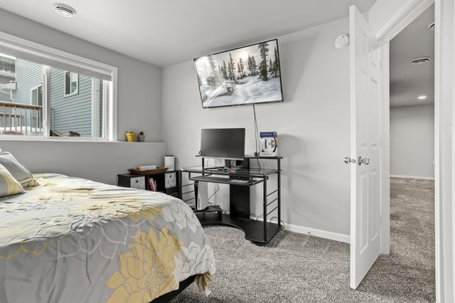 1011 Barnes Drive W, West Fargo, ND 58078