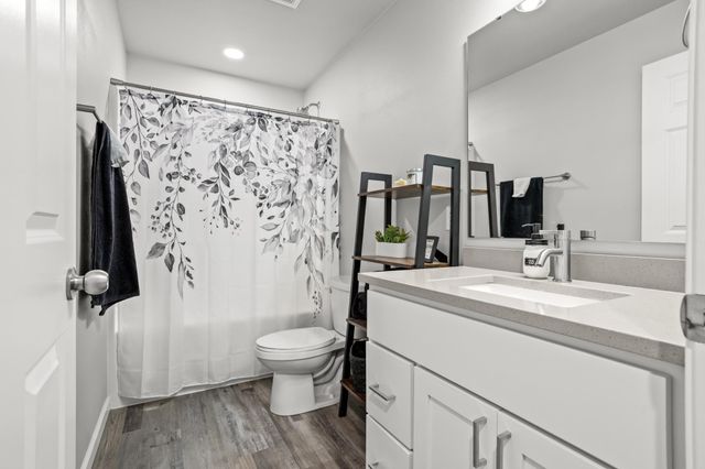 1011 Barnes Drive W, West Fargo, ND 58078