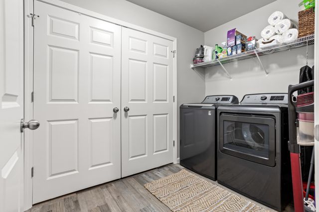 1011 Barnes Drive W, West Fargo, ND 58078