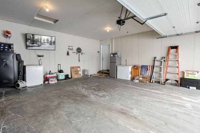 1011 Barnes Drive W, West Fargo, ND 58078