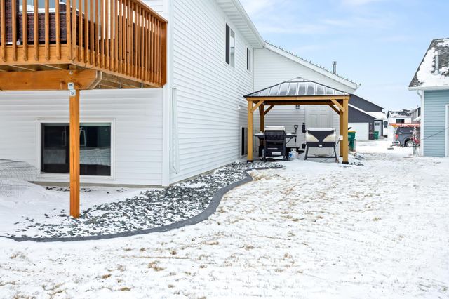 1011 Barnes Drive W, West Fargo, ND 58078