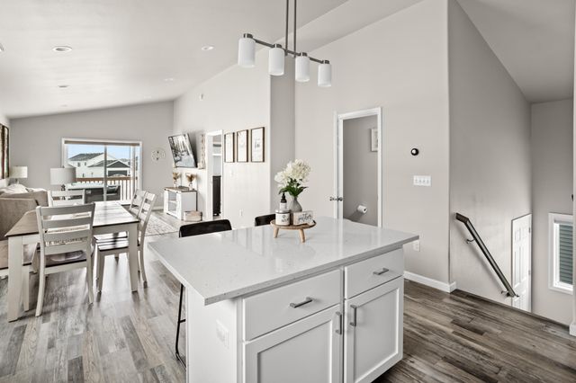 1011 Barnes Drive W, West Fargo, ND 58078