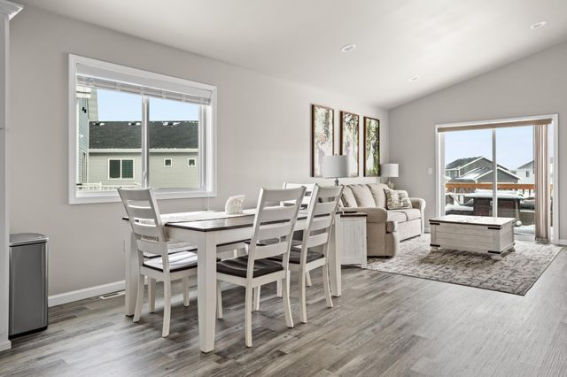 1011 Barnes Drive W, West Fargo, ND 58078