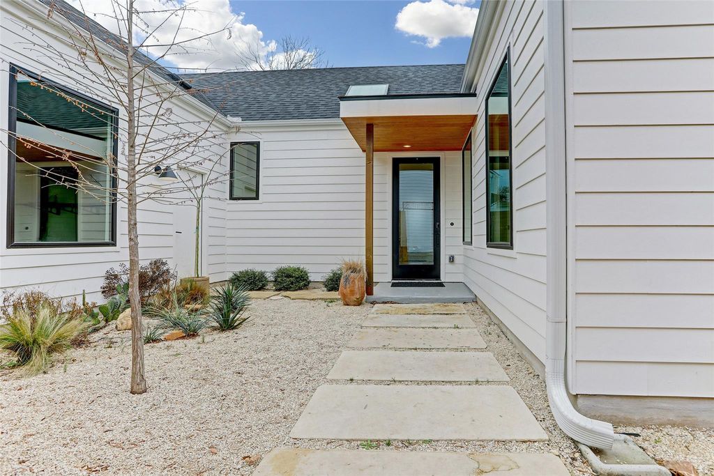 4403 Hank Ave 2, Austin, TX 78745