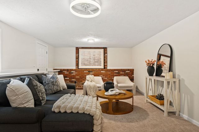 597 Liberty St, Rockland, MA 02370