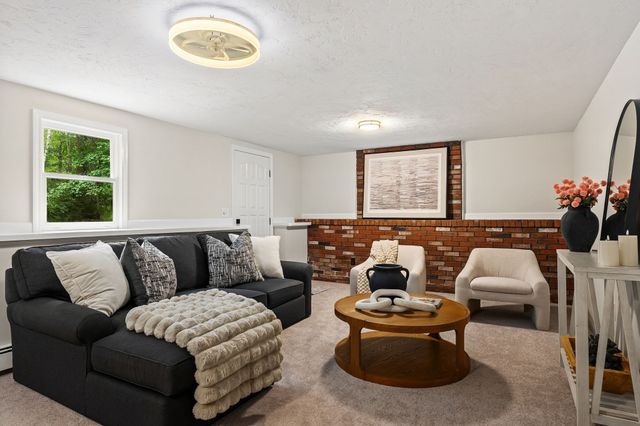 597 Liberty St, Rockland, MA 02370