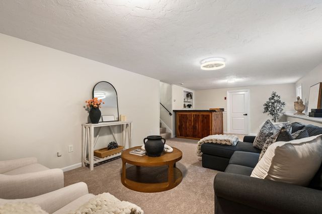 597 Liberty St, Rockland, MA 02370