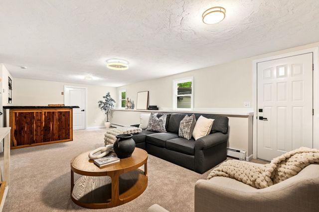 597 Liberty St, Rockland, MA 02370