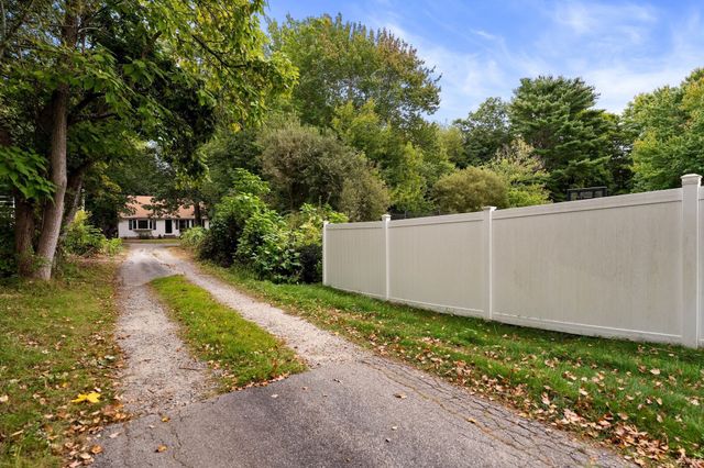 597 Liberty St, Rockland, MA 02370