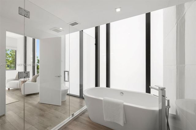 1525 Bay Road, Miami Beach, FL 33139