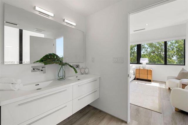 1525 Bay Road, Miami Beach, FL 33139