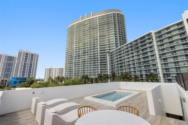 1525 Bay Road, Miami Beach, FL 33139