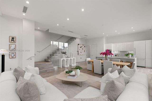 1525 Bay Road, Miami Beach, FL 33139