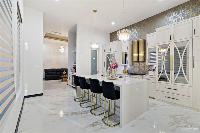 604 Glenwood Avenue, Mission, TX 78572