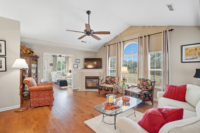 1636 Chestnut Farms Loop, 12, Grove City, OH 43123