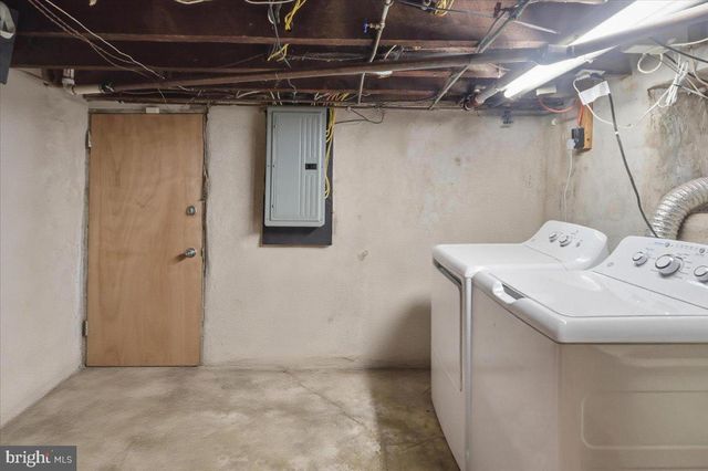 1158 MARLYN RD, Philadelphia, PA 19151