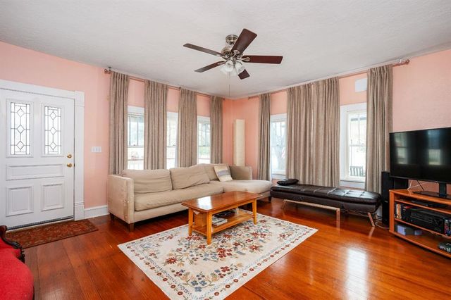 1005 Classen Boulevard, Norman, OK 73071