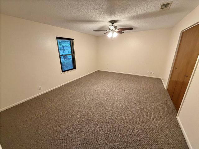 913 Cannan Drive, Angleton, TX 77515