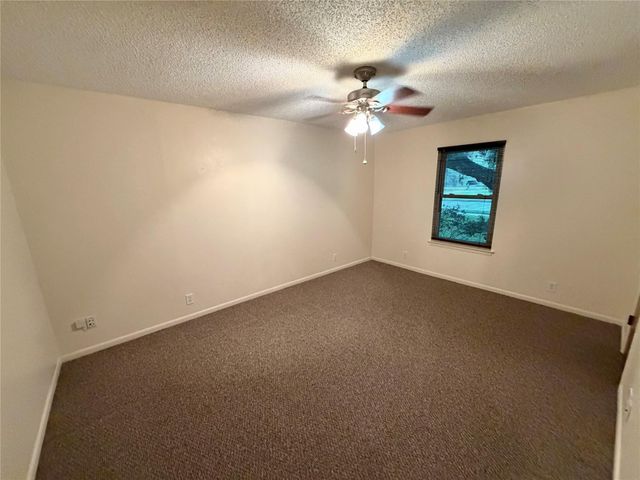 913 Cannan Drive, Angleton, TX 77515