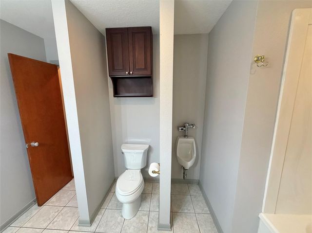 913 Cannan Drive, Angleton, TX 77515