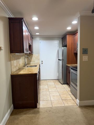 9 Village Rock 1, Natick, MA 01760