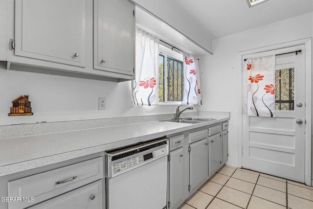 6033 ALCALDE Avenue, El Paso, TX 79912