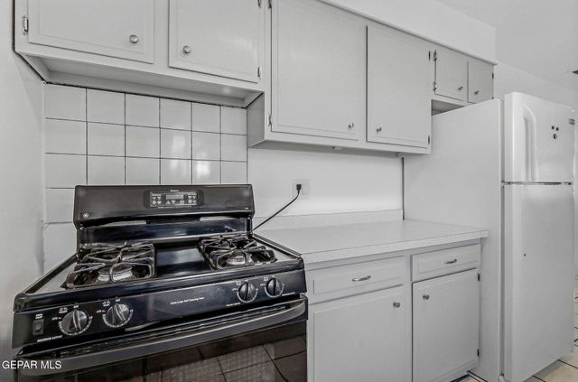 6033 ALCALDE Avenue, El Paso, TX 79912