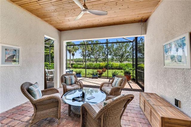 9343 Fieldstone LN, Naples, FL 34120
