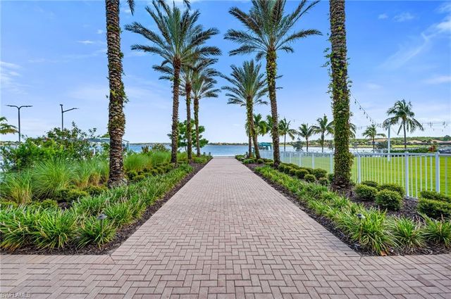 9343 Fieldstone LN, Naples, FL 34120