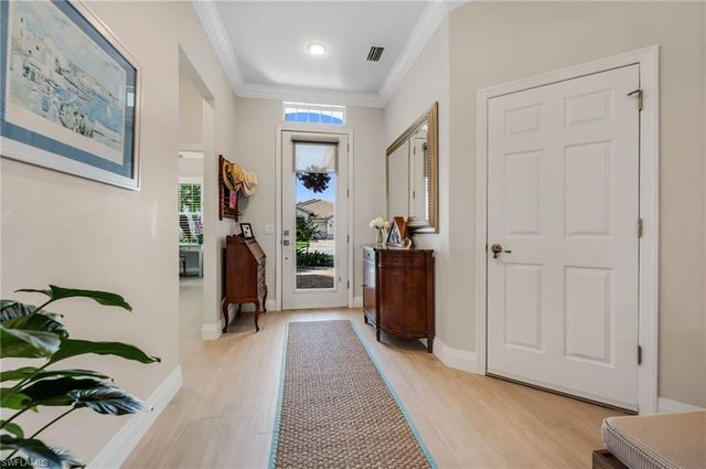 9343 Fieldstone LN, Naples, FL 34120