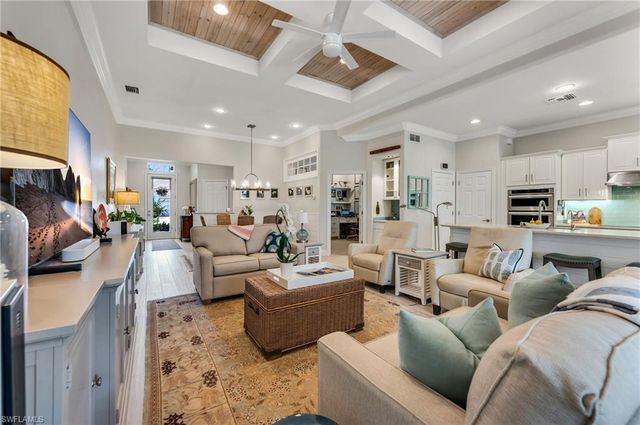 9343 Fieldstone LN, Naples, FL 34120
