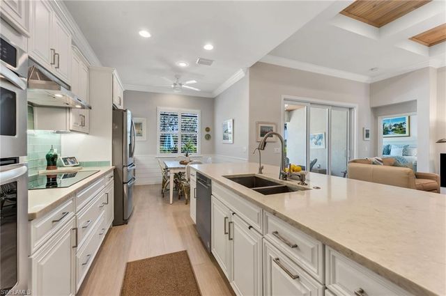 9343 Fieldstone LN, Naples, FL 34120