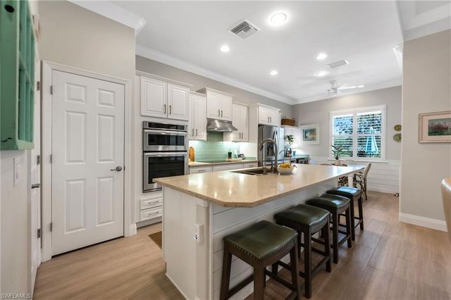 9343 Fieldstone LN, Naples, FL 34120