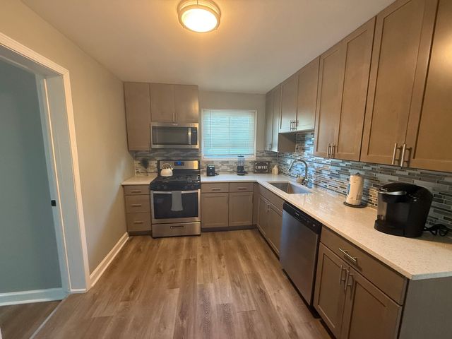 362 Marion Court, Wheeling, IL 60090