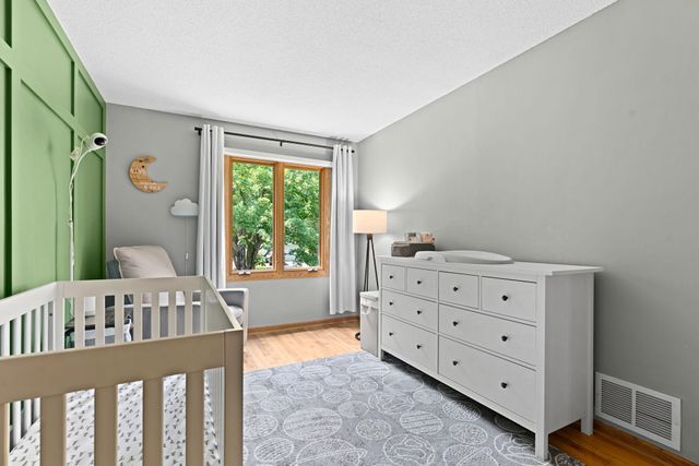 10359 Huntington Drive, Eden Prairie, MN 55347