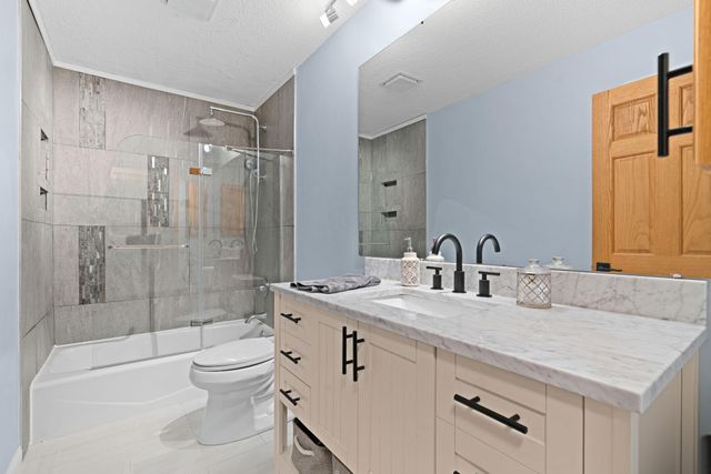 10359 Huntington Drive, Eden Prairie, MN 55347