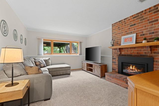 10359 Huntington Drive, Eden Prairie, MN 55347