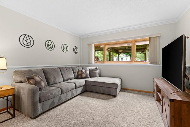 10359 Huntington Drive, Eden Prairie, MN 55347