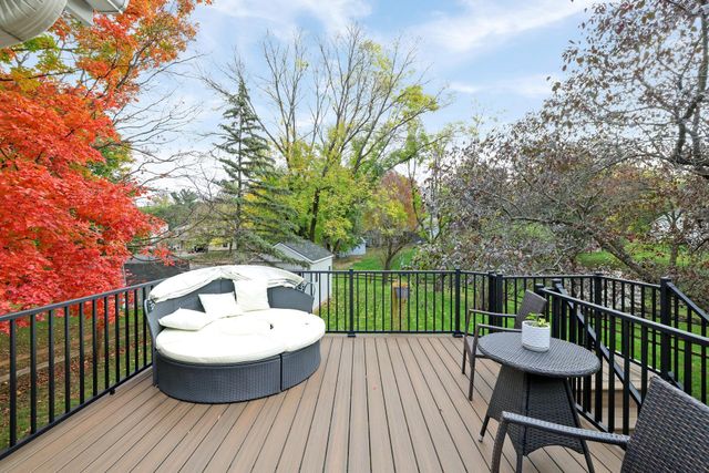 10359 Huntington Drive, Eden Prairie, MN 55347