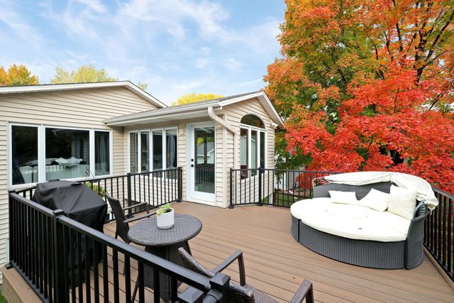 10359 Huntington Drive, Eden Prairie, MN 55347