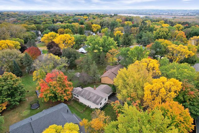 10359 Huntington Drive, Eden Prairie, MN 55347