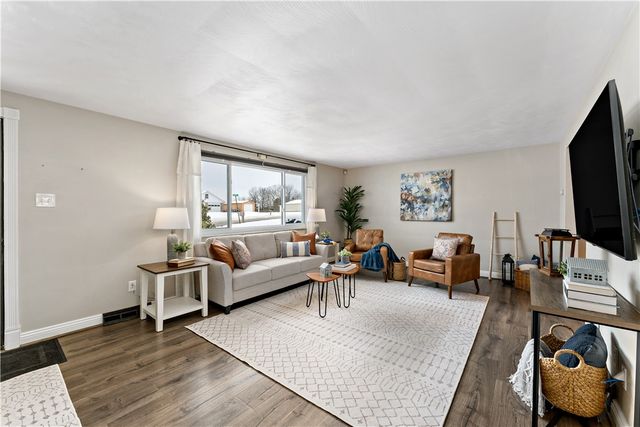 325 Sarver Rd, Buffalo Twp, PA 16055