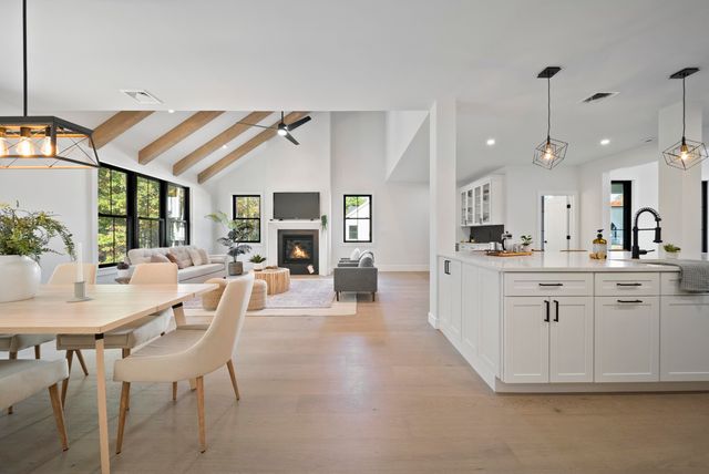 55 Trails Edge Road, Windham, NH 03087