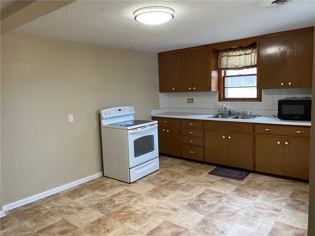 19115 N MO-45 Highway, Weston, MO 64098