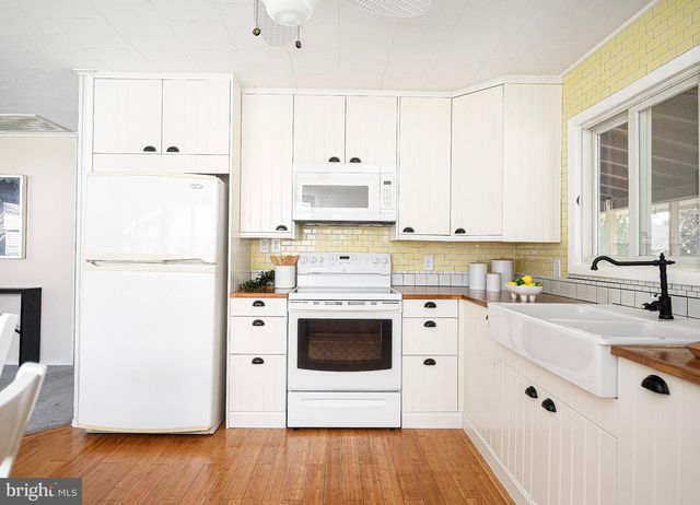 1217 SHORE RD, Middle River, MD 21220