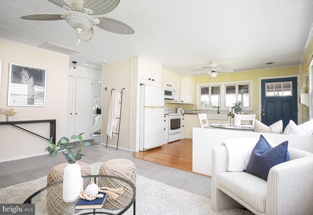 1217 SHORE RD, Middle River, MD 21220